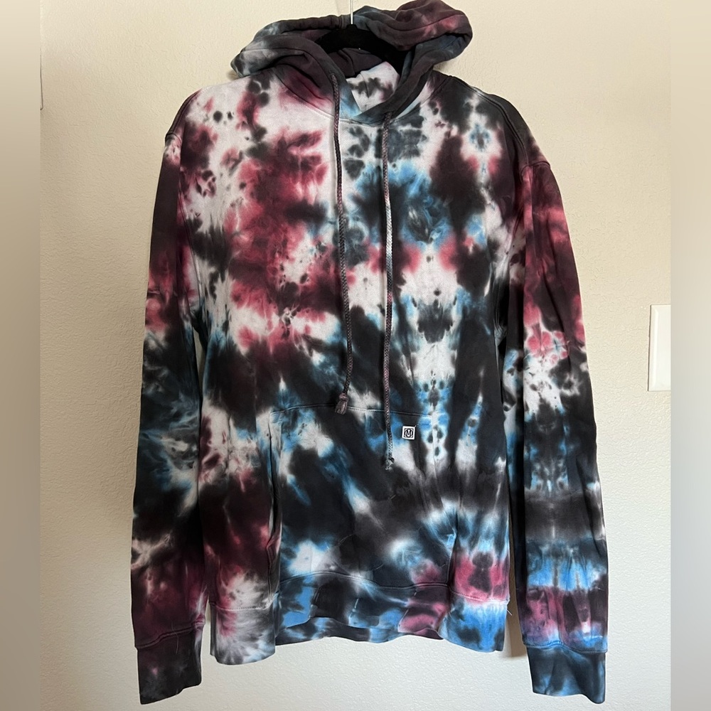 NWOT men’s M.Lab tie-dye sweatshirt / hoodie